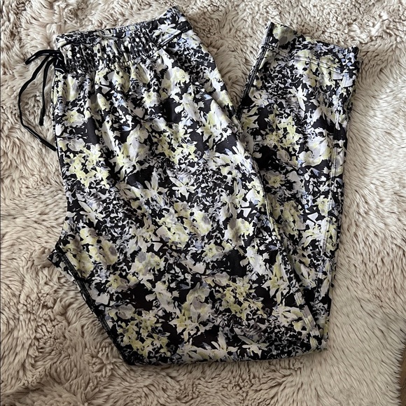 Lululemon Athletica Black and Yellow Floral Pants - Picture 2 of 4